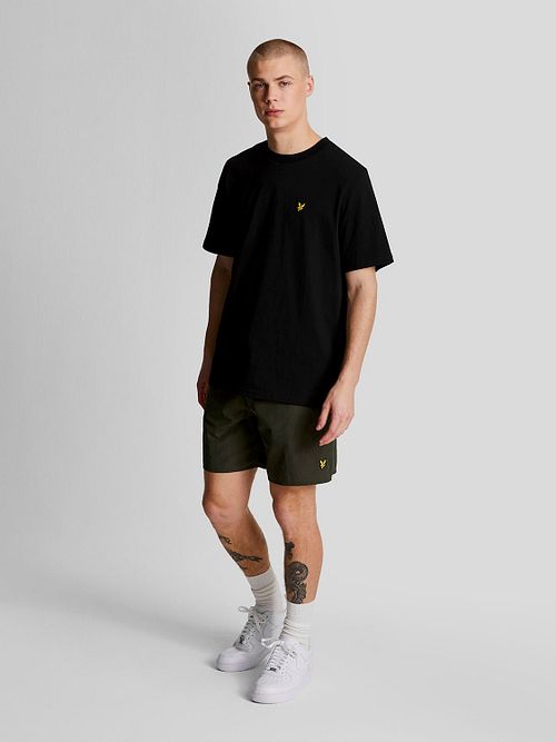 Lyle & Scott Badshorts Plain Olivgrön Model / Voorkant