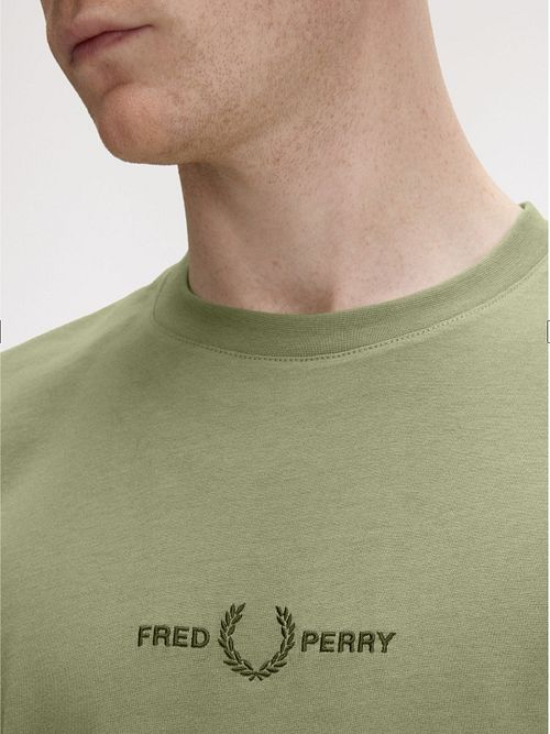 Fred Perry M4580 Brodert Oliven Model / Detail
