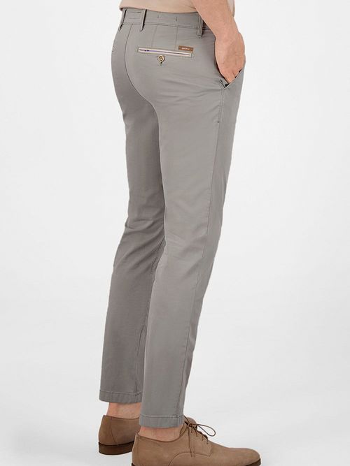 Gardeur Benny 3 Chino Hellgrün Model / Zijkant