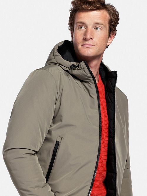 Reset Esbjerg Jacke Grün Model / Voorkant