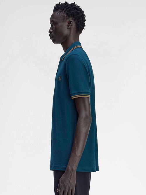Fred Perry Polo Twin Tipped M3600 Petrol Model / Zijkant