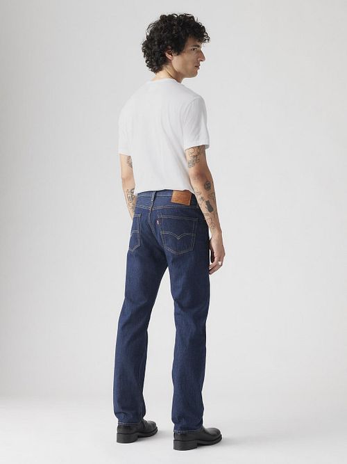 Jeans Levi’s 501 Regular Fit blu scuro Model / Achterkant
