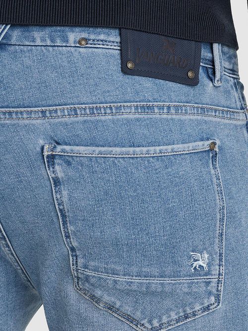 Jeansy Vanguard V850 Rider BSF slim fit w kolorze niebieskim Model / Detail