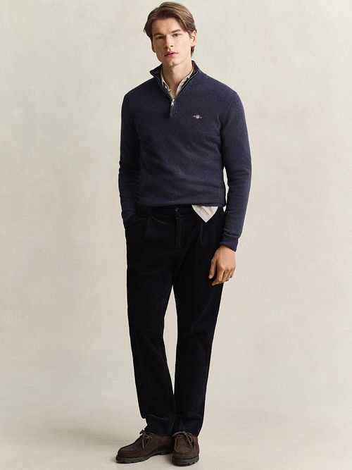 Jersey GANT de lana de cordero con media cremallera y punto trenzado en azul marino Model / Voorkant