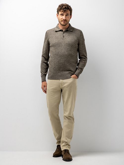 Jersey State of Art con cuello polo en beige Model / Voorkant