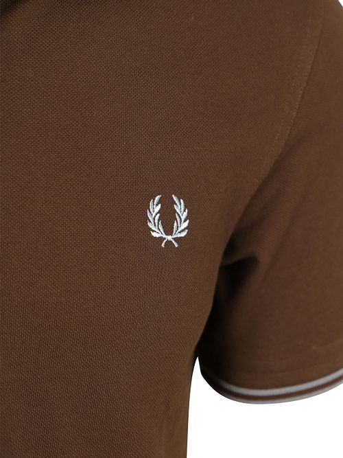 Koszulka polo Fred Perry Twin Tipped M3600 w kolorze brązowym 49A Product / Detail