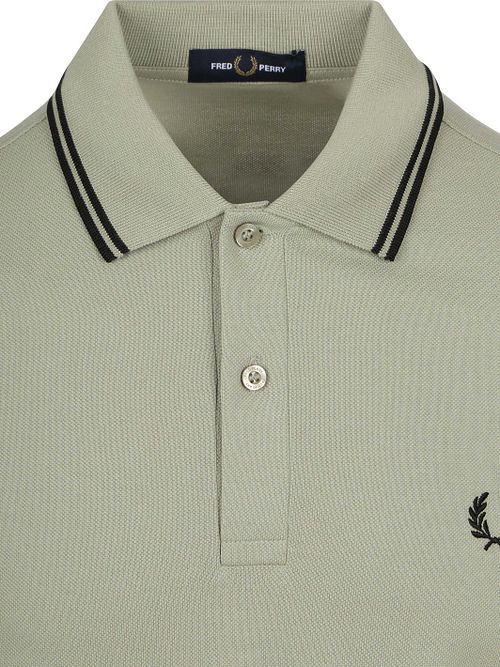 Koszulka polo Fred Perry Twin Tipped M3600 w kolorze zielonym S23 Product / Detail