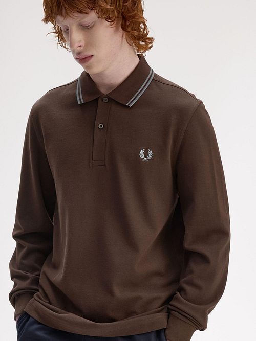 Koszulka polo Fred Perry z długim rękawem w kolorze brązowym 49A Model / Voorkant