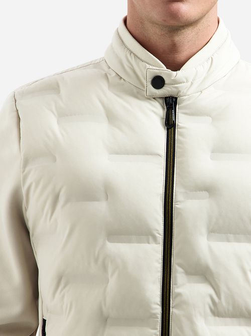 Kurtka No Excess z dzianinowymi rękawami w kolorze złamanej bieli Model / Detail