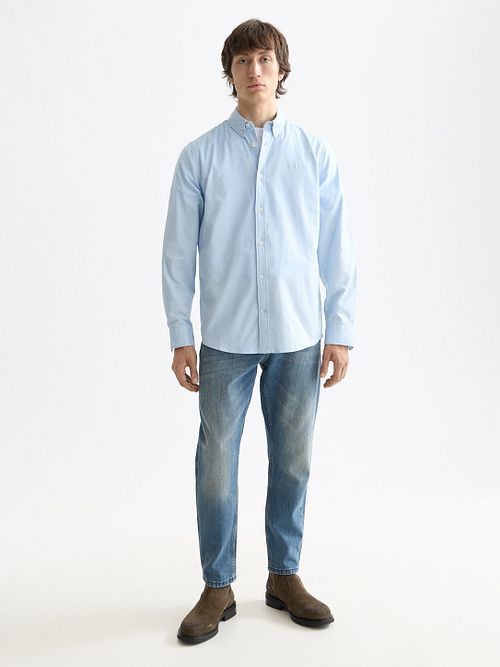 Scotch and Soda Core Oxford Overhemd Lichtblauw Model / Voorkant