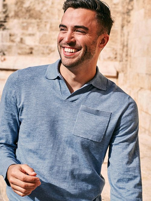 Suitable Longsleeve Knitted Polo Shirt Riva Pocket Light Blue Model / Sfeerbeeld