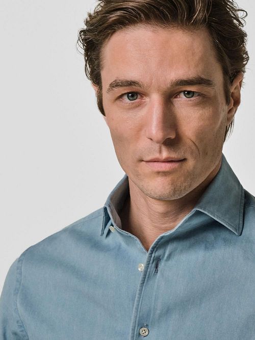 Profuomo Twill Shirt Denim Light Blue Model / Detail