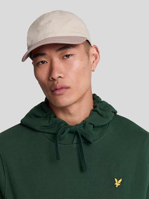Lyle and Scott Hoodie ciemnozielona Model / Detail