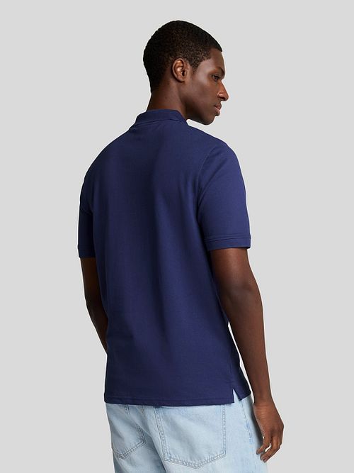 Lyle & Scott Polo Djup Indigo Model / Achterkant