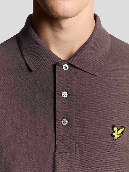 Lyle and Scott Polo Plain Espresso Model / Detail