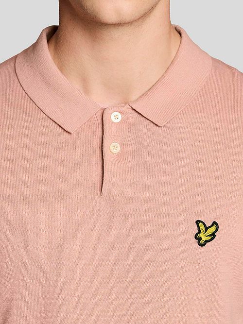 Lyle & Scott Knitted Polo Shirt Grapefruit Pink Model / Detail