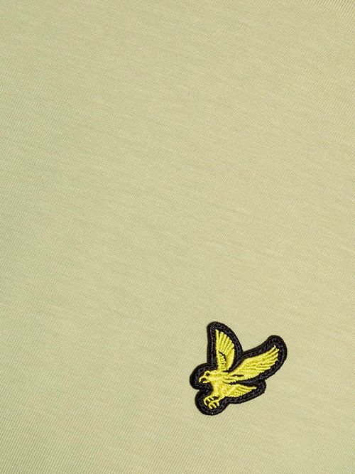 Lyle and Scott T Shirt Herb Green Model / Detail