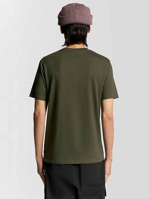 Lyle and Scott T-shirt Olivgrön Model / Achterkant