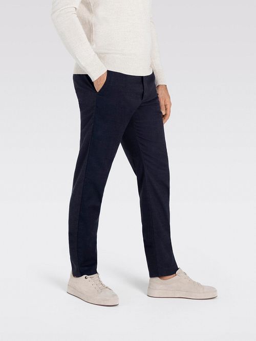 Mac Jeans Lennox Navy Model / Zijkant