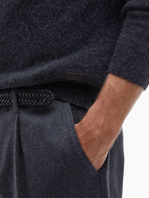 Maglione Barbour in lana con patch antracite Model / Detail