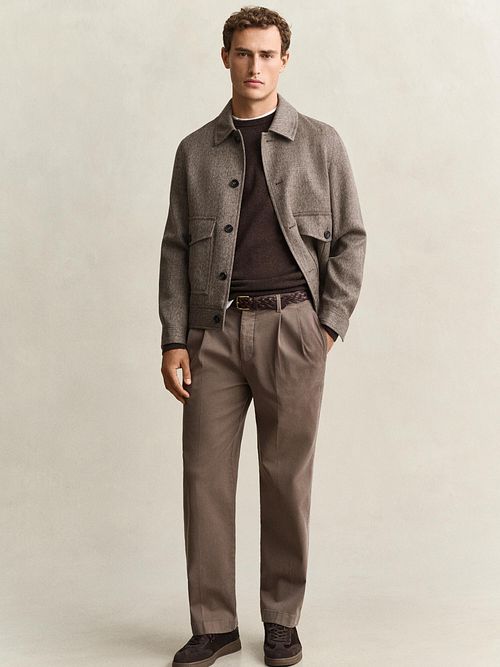 Maglione GANT girocollo in lana d’agnello marrone Model / Voorkant