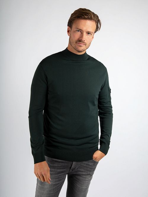 Maglione Suitable Cooldry Knit Turtleneck Verde Model / Voorkant con Stefan