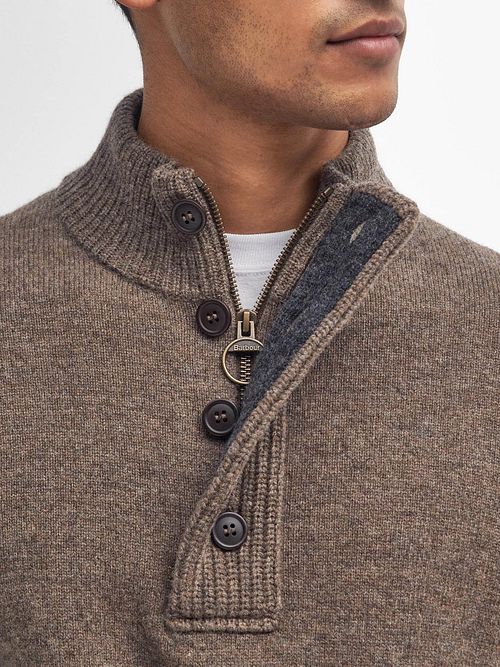 Jersey Barbour Mocker de lana en color topo Model / Detail