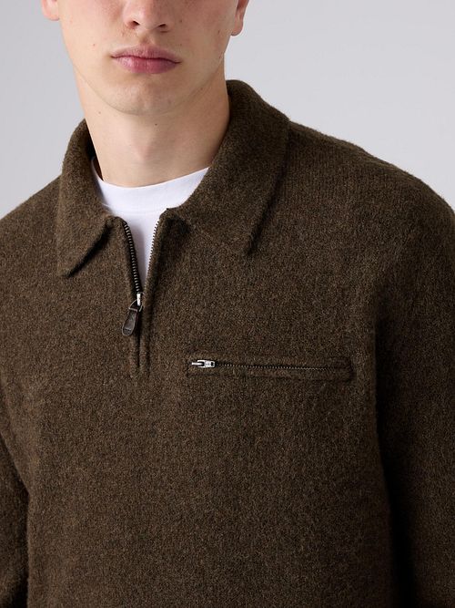 Polo Levi's a maniche lunghe con mezza zip marrone Model / Detail