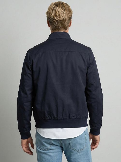 McGregor Classic Bomberjacka Marinblå Model / Achterkant