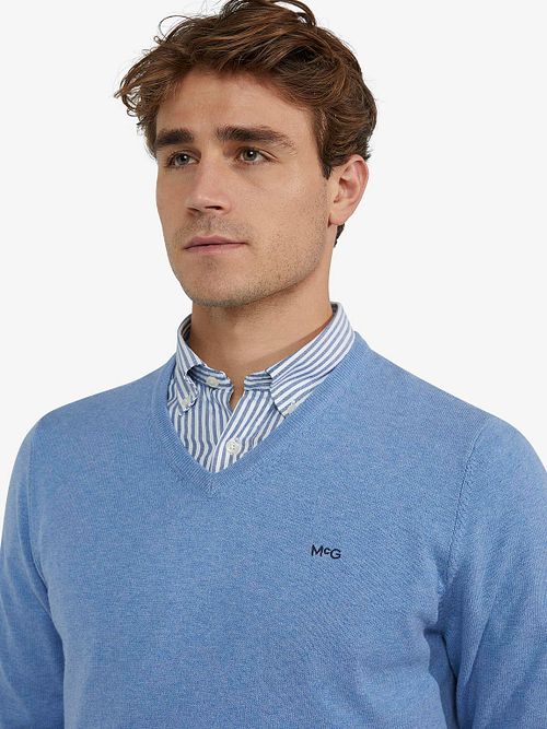 McGregor Maglione in misto merino con scollo a V azzurro ghiaccio Model / Detail