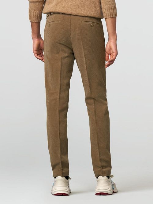 Meyer Chino Roma in velluto a coste di lana verde oliva Model / Achterkant