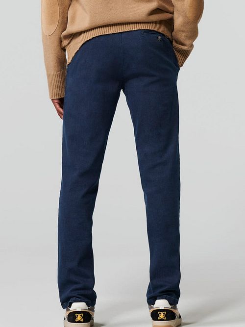 Meyer chinosy Bonn w kolorze ciemnoniebieskim denim Model / Achterkant
