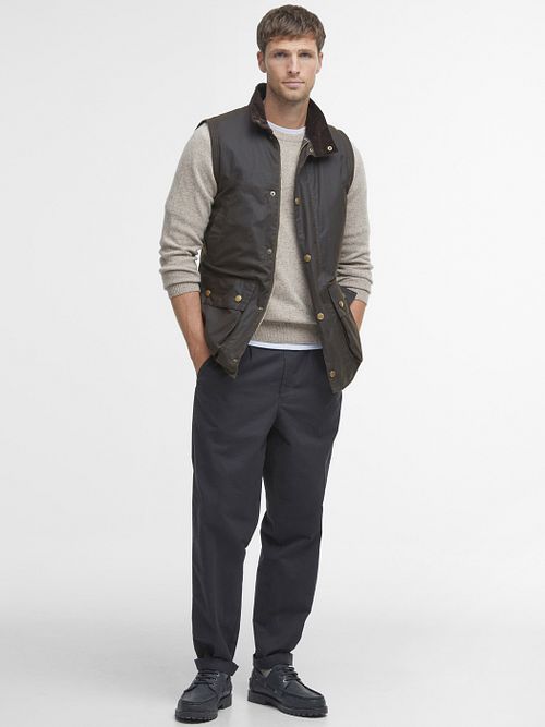 Barbour Westmoreland Vaxad Väst Olivgrön Model / Voorkant