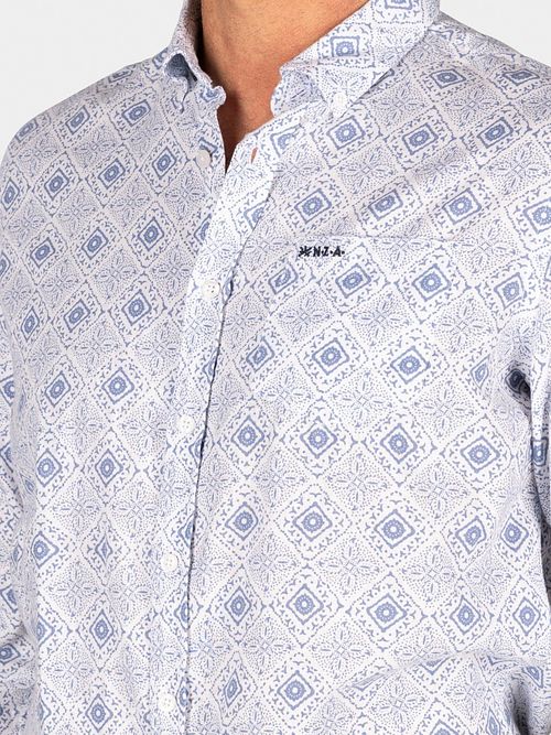 NZA Chemise Karson Linen Blend Bleu Model / Detail