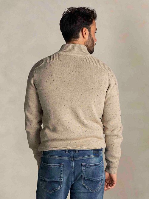 Sweter NZA Mocker Conor Melange w kolorze ciepłego beżu Model / Achterkant