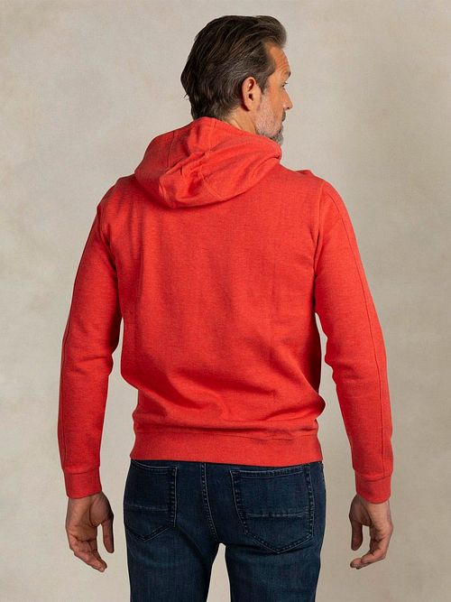 Bluza z kapturem NZA French Rib Garment Washed w kolorze czerwonym Model / Achterkant