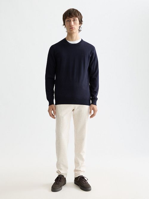 Sweter Scotch and Soda Core w kolorze granatowym Model / Voorkant