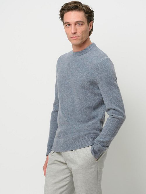 Sweter Profuomo z mieszanki wełny w kolorze niebieskim Model / Voorkant