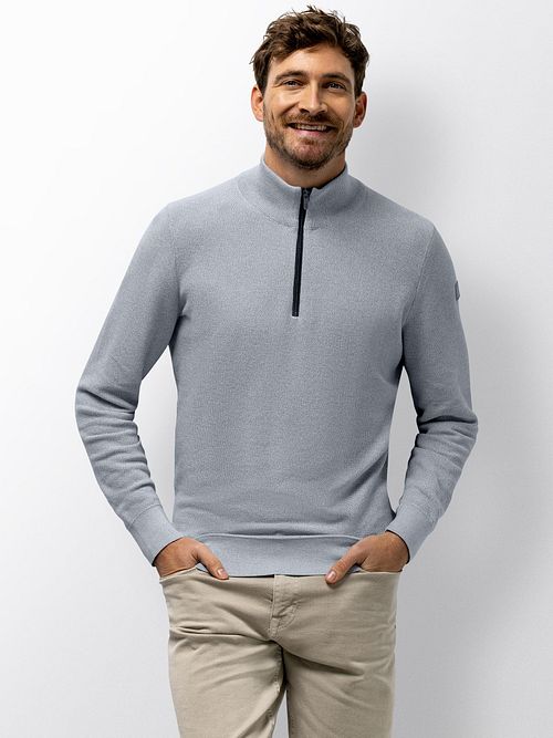 Sweter State of Art z krótkim zamkiem w błękitnym melanżu Model / Voorkant