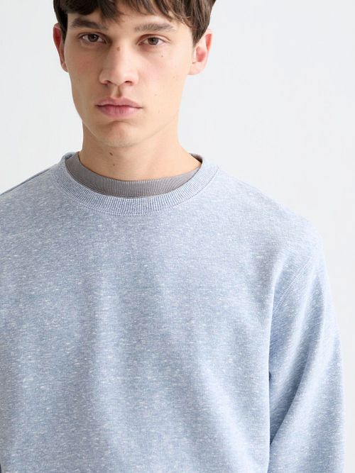 Sweter Scotch and Soda w niebieskim melanżu Model / Detail