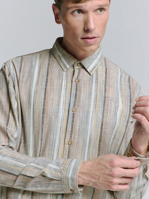 Camisa No Excess a rayas beige Model / Voorkant