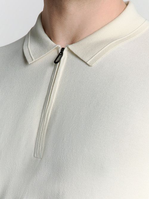 No Excess Half Zip Poloshirt Off White Model / Detail