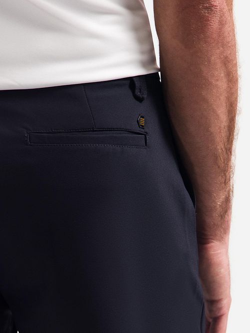 No Excess Chino Short 4-Way Stretch Sedoc Navy Model / Detail
