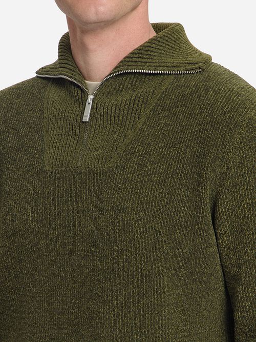 No Excess Half zip Jumper Chenille Olive Model / Detail
