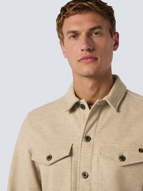 No Excess Overshirt w kolorze khaki Model / Voorkant