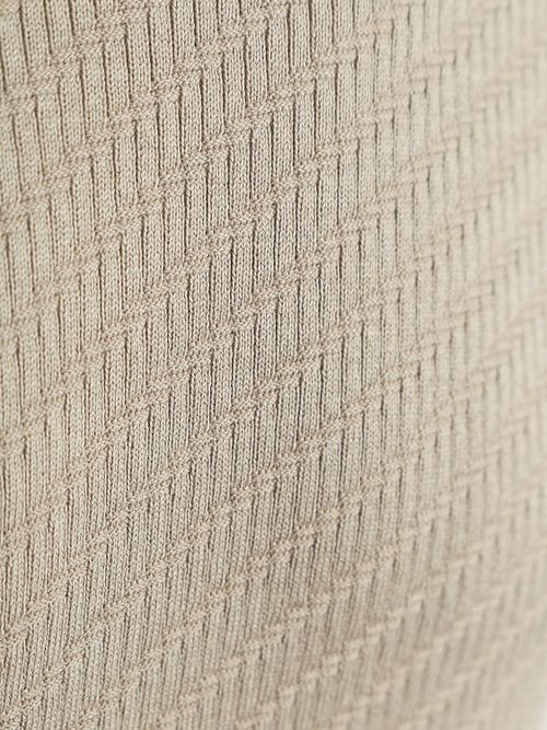 No-Excess Knitted T-Shirt Clay Product / Detail