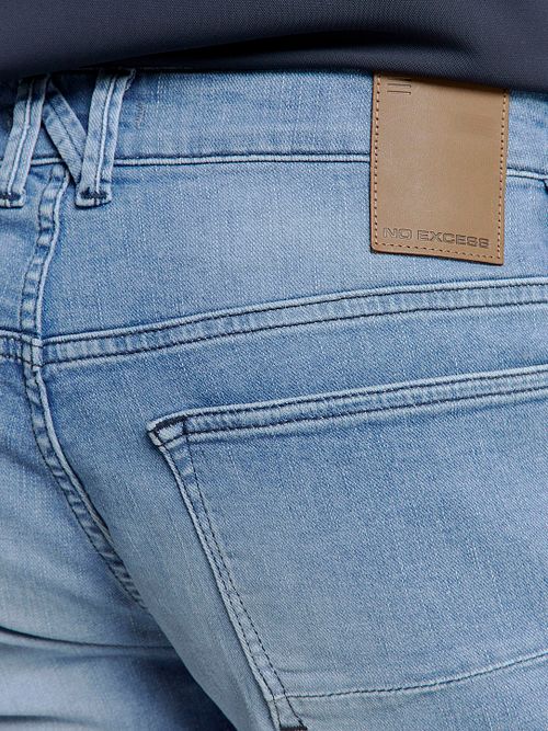No Excess Kort Denim Stretch Bleach Model / Detail