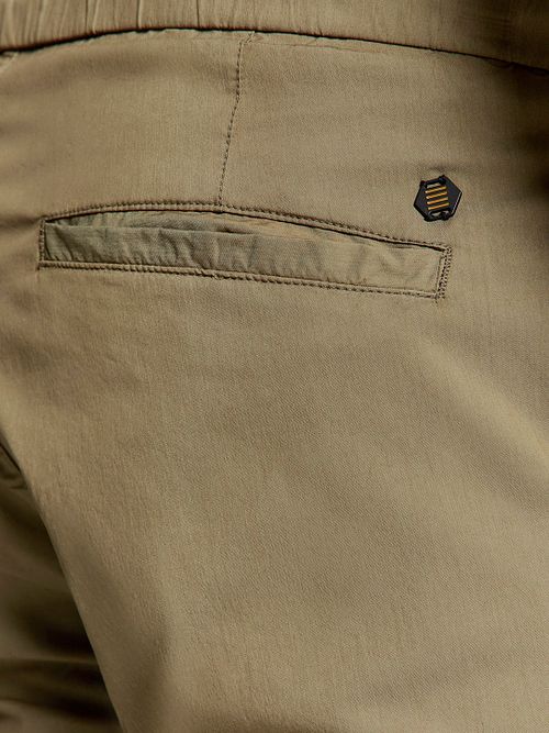 No Excess Kort Stræk Cargo Khaki Model / Detail