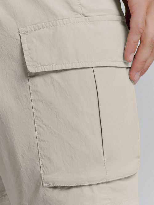 No Excess Korte Stretch Cargo Beige Model / Detail