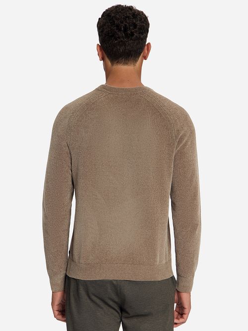 No Excess Pullover Chenille Hellbraun Model / Achterkant